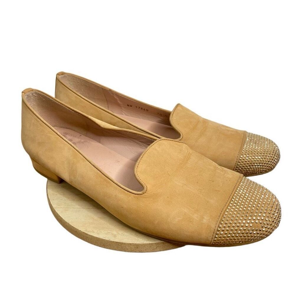 Stuart Weitzman Lingo Slip On Loafer 7.5 Beige Nubuck Nailhead Cap Toe Shoe Tan